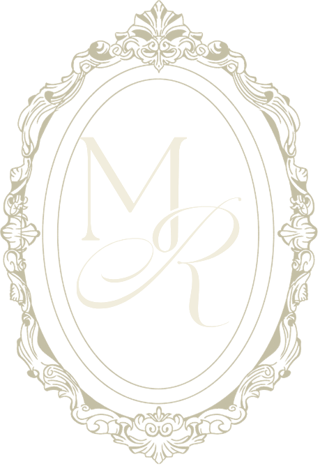 Emblema con las iniciales M y R entrelazadas